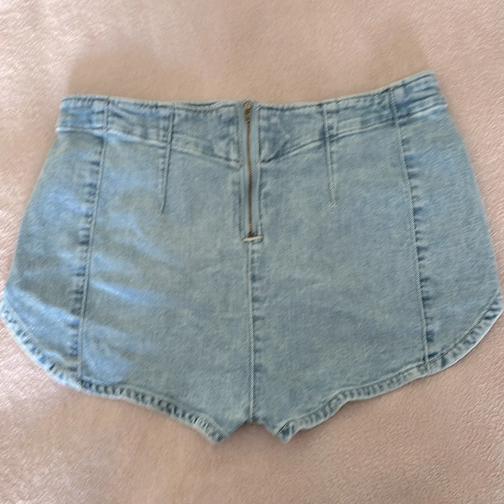 Free People We The Free Keep It Brief Denim Micro Shorts East Coast NEW $58! - Picture 6 of 7